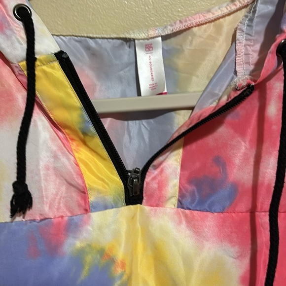 Bright, colorful windbreaker - Picture 4 of 6